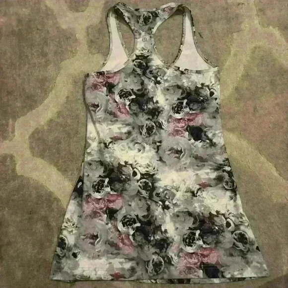 Lululemon total tank  top - Picture 3 of 3
